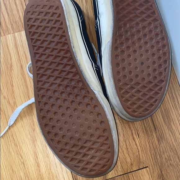 Vans - Picture 4 of 5